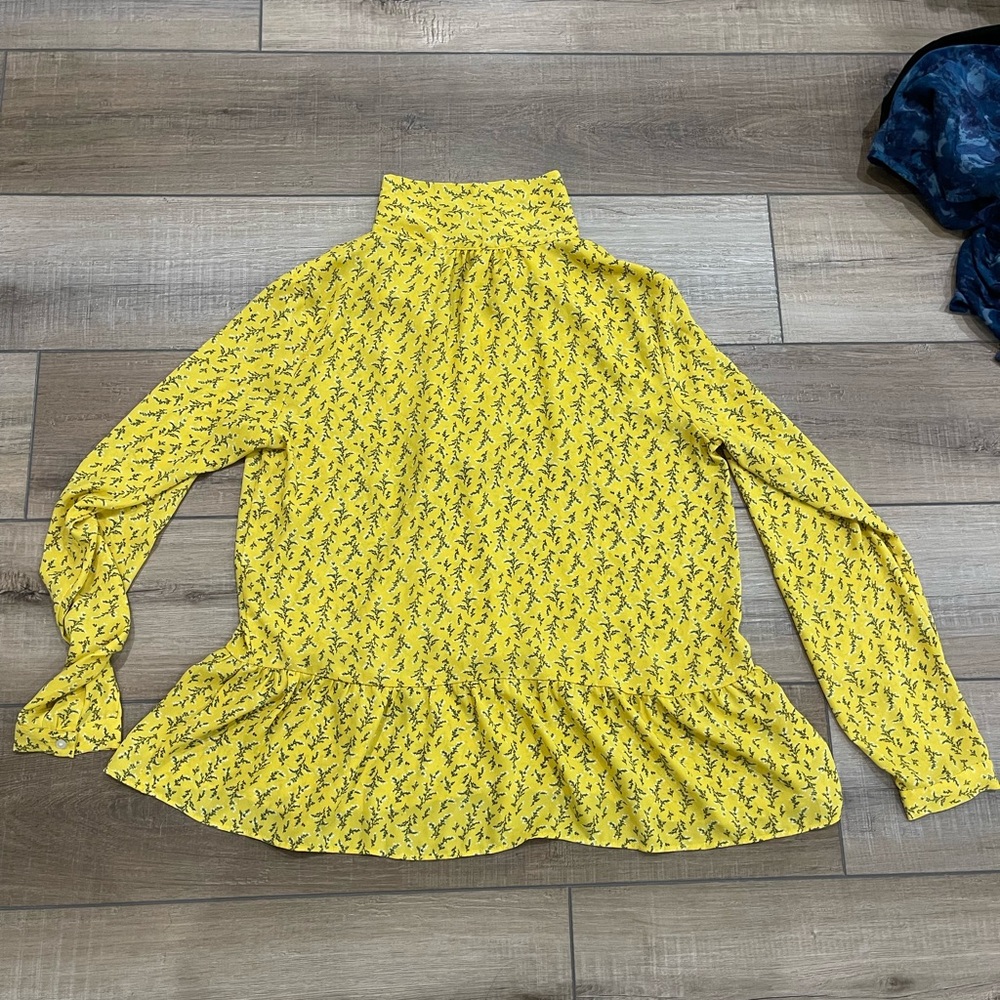 Loft Top Yellow Floral Women's Top Loft Size Medium Ruffle Top - Picture 5 of 9